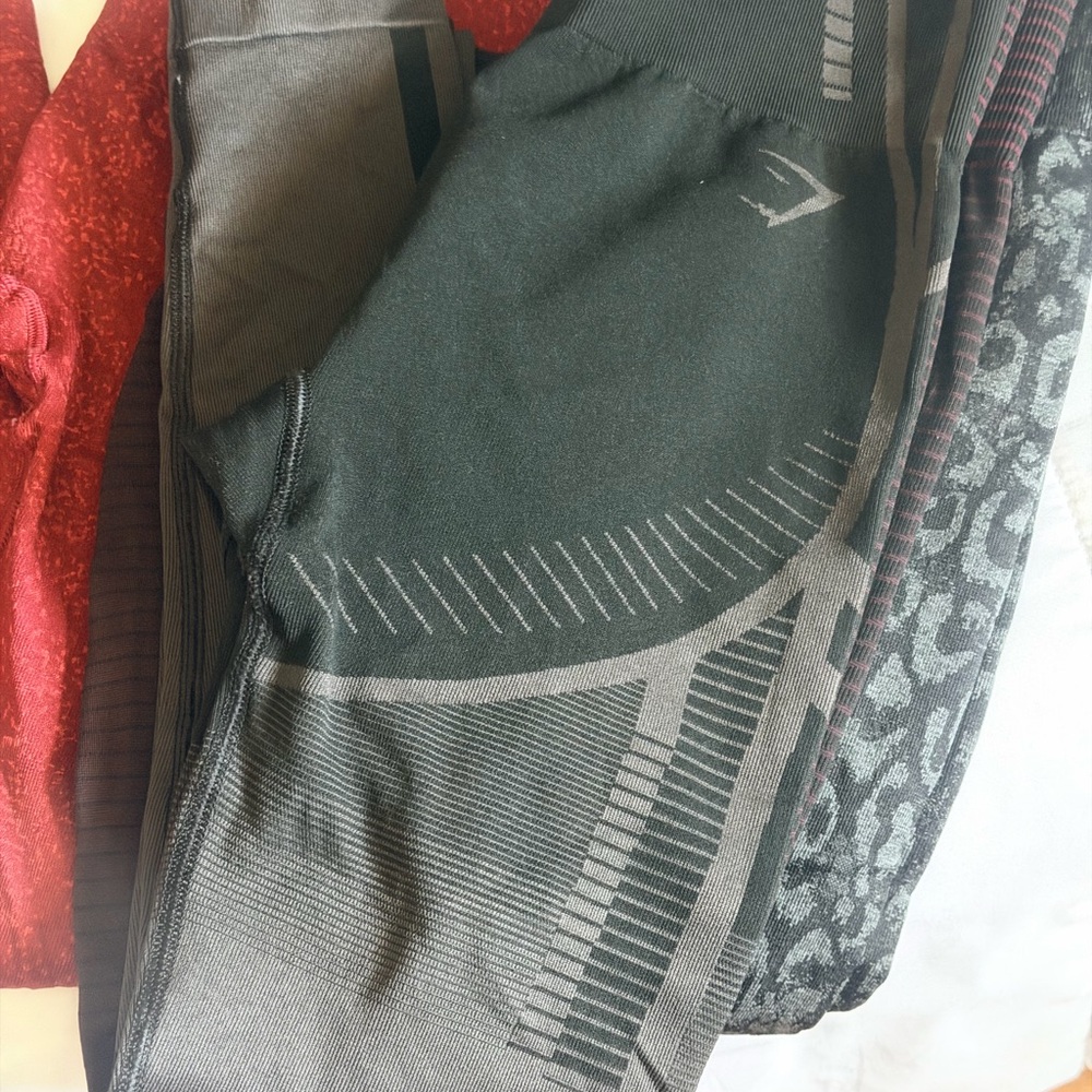 Gymshark Athletic Legging Bundle - Neutral, Black, Burgundy, Red🦋 6 pc - Picture 6 of 8